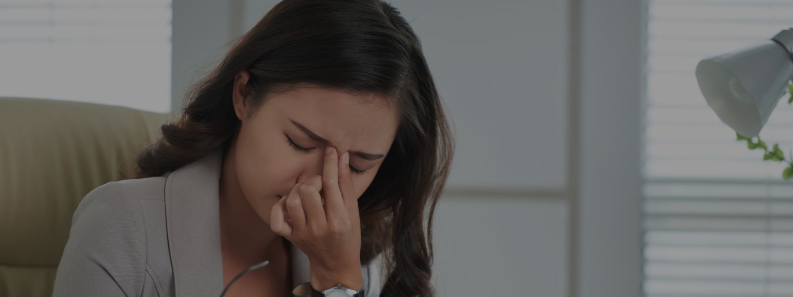 Cómo el estrés daña los dientes y la mandíbula